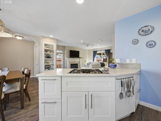 644 Se MYRTLEWOOD Pl, Gresham, OR 97080