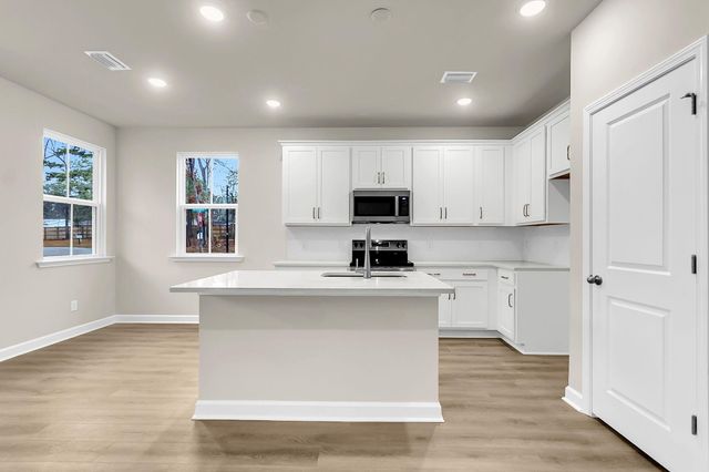 489 Martins Creek Boulevard, Summerville, SC 29485