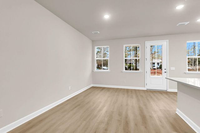 489 Martins Creek Boulevard, Summerville, SC 29485