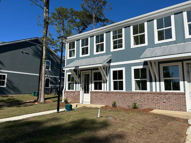 489 Martins Creek Boulevard, Summerville, SC 29485