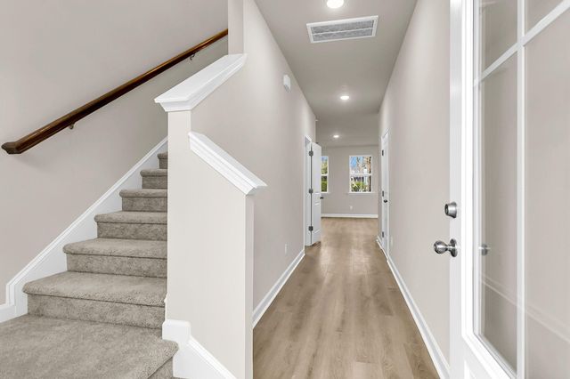 489 Martins Creek Boulevard, Summerville, SC 29485