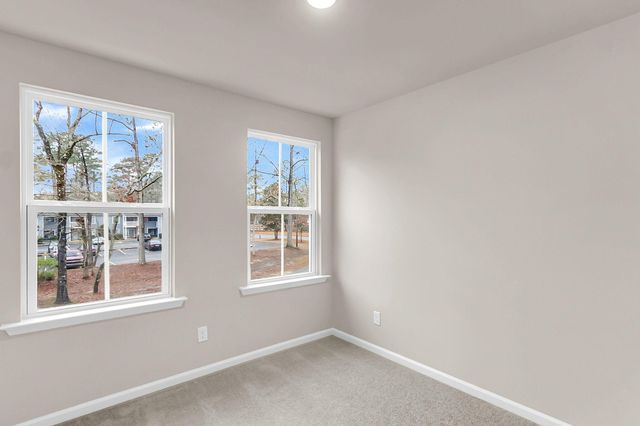 489 Martins Creek Boulevard, Summerville, SC 29485