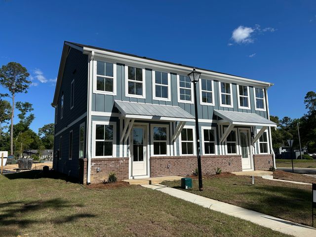 489 Martins Creek Boulevard, Summerville, SC 29485