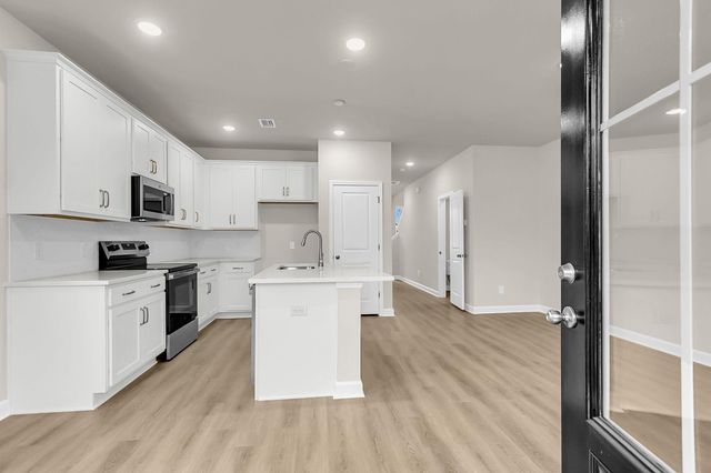 489 Martins Creek Boulevard, Summerville, SC 29485