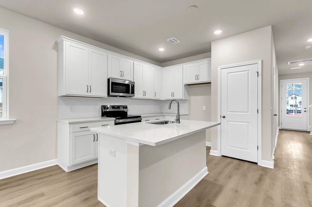 489 Martins Creek Boulevard, Summerville, SC 29485