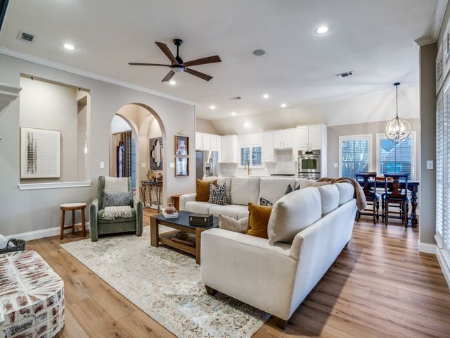 210 Ledgenest Drive, Mckinney, TX 75072