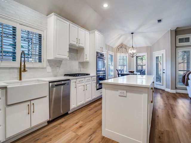 210 Ledgenest Drive, Mckinney, TX 75072