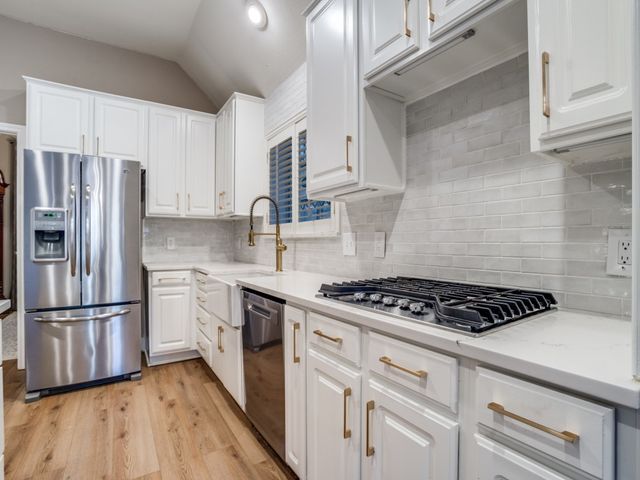 210 Ledgenest Drive, Mckinney, TX 75072