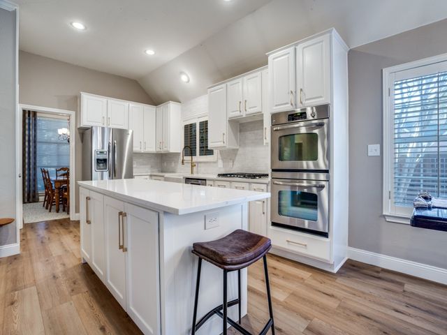 210 Ledgenest Drive, Mckinney, TX 75072