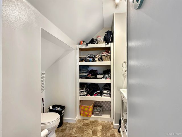 1209 Washington Avenue, Escanaba, MI 49829