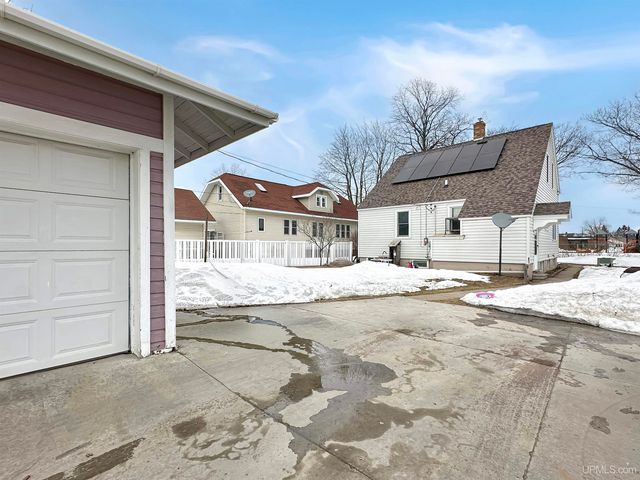 1209 Washington Avenue, Escanaba, MI 49829