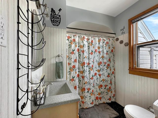 1209 Washington Avenue, Escanaba, MI 49829