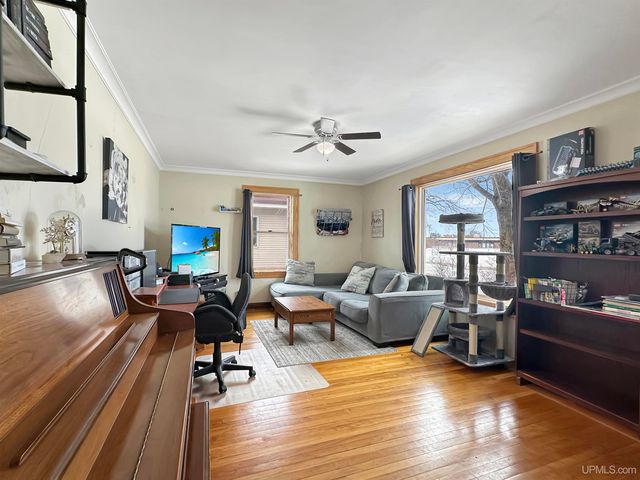 1209 Washington Avenue, Escanaba, MI 49829