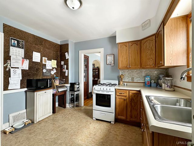 1209 Washington Avenue, Escanaba, MI 49829