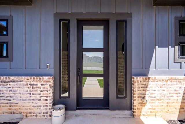 116 Woodbridge Dr, La Vernia, TX 78121
