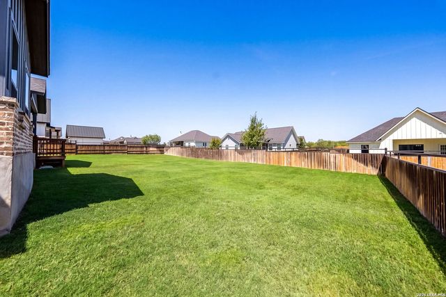 116 Woodbridge Dr, La Vernia, TX 78121