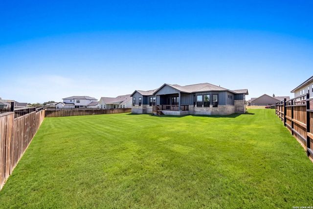 116 Woodbridge Dr, La Vernia, TX 78121