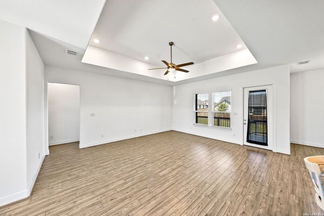 116 Woodbridge Dr, La Vernia, TX 78121