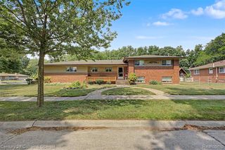 27110 Clairview Drive, Dearborn Heights, MI 48127