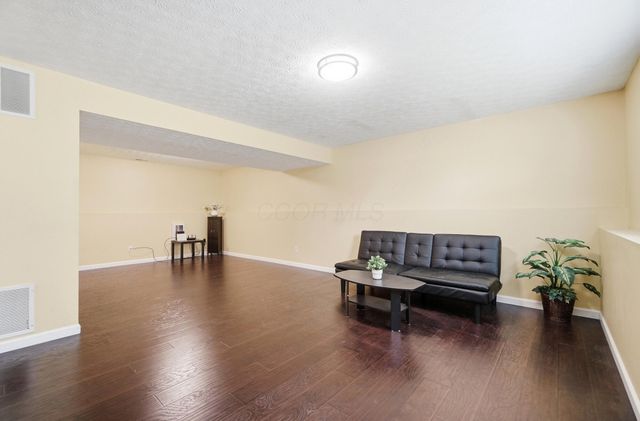 1399 Meeks Meadow Drive, Columbus, OH 43223