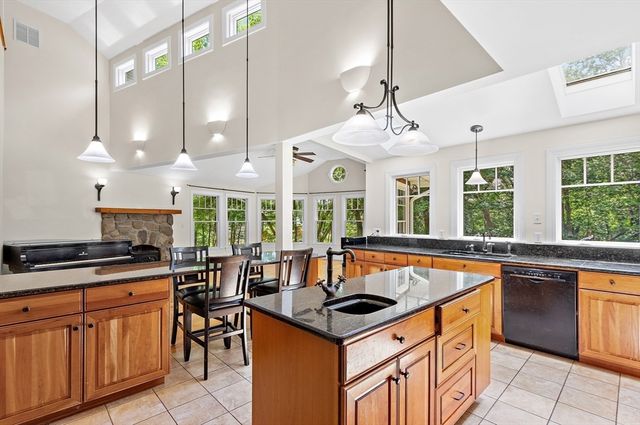 44 Granite St, Medway, MA 02053
