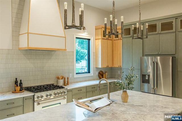 98 Haddenfield Road, Clifton, NJ 07013