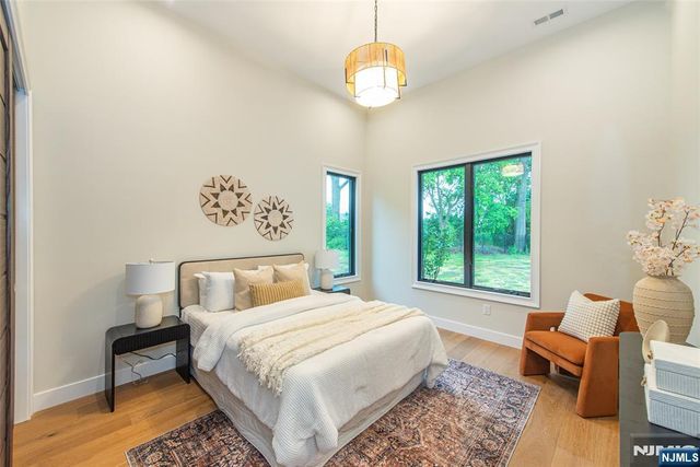 98 Haddenfield Road, Clifton, NJ 07013