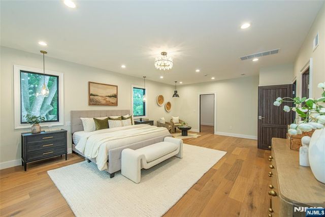 98 Haddenfield Road, Clifton, NJ 07013