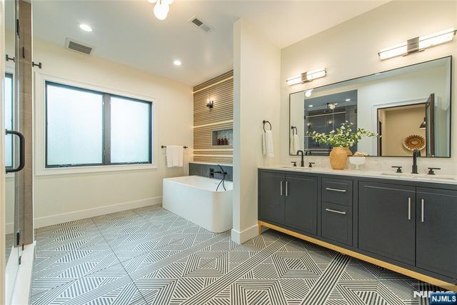 98 Haddenfield Road, Clifton, NJ 07013