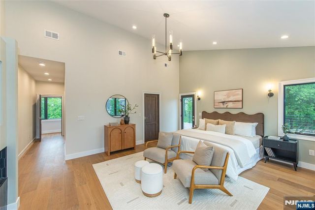 98 Haddenfield Road, Clifton, NJ 07013