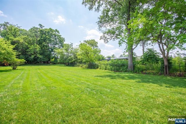98 Haddenfield Road, Clifton, NJ 07013