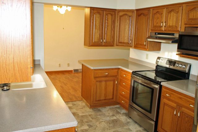 131 Niagara Drive, Waterloo, IA 50701