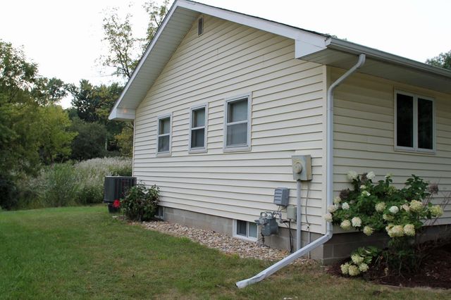 131 Niagara Drive, Waterloo, IA 50701