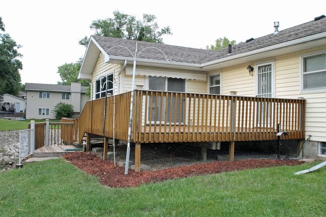 131 Niagara Drive, Waterloo, IA 50701