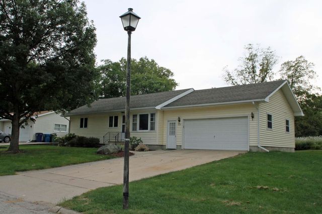 131 Niagara Drive, Waterloo, IA 50701
