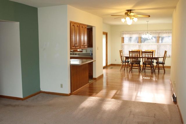 131 Niagara Drive, Waterloo, IA 50701