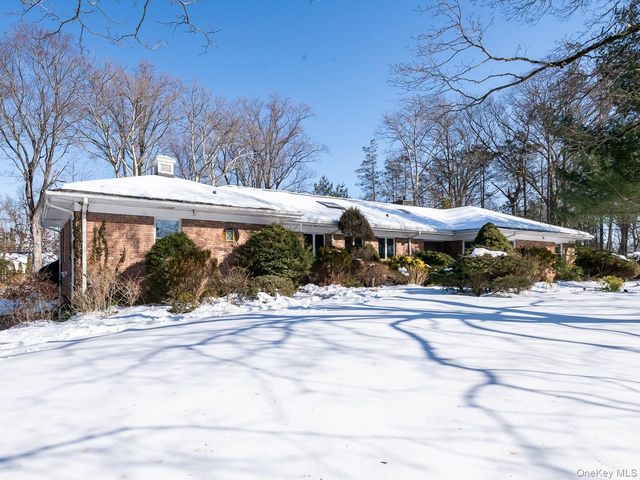 13 Lighthouse Road, Great Neck, NY 11024