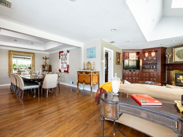 13 Lighthouse Road, Great Neck, NY 11024