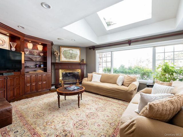 13 Lighthouse Road, Great Neck, NY 11024