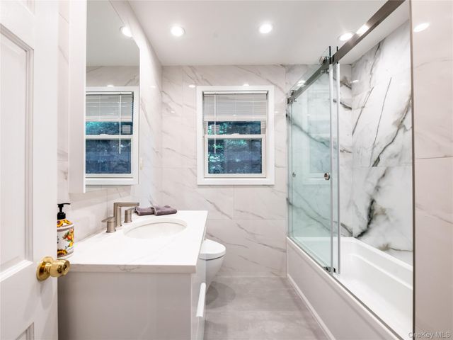 13 Lighthouse Road, Great Neck, NY 11024