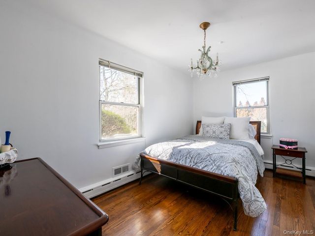 13 Lighthouse Road, Great Neck, NY 11024