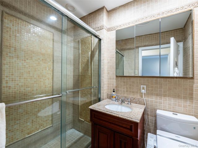 13 Lighthouse Road, Great Neck, NY 11024