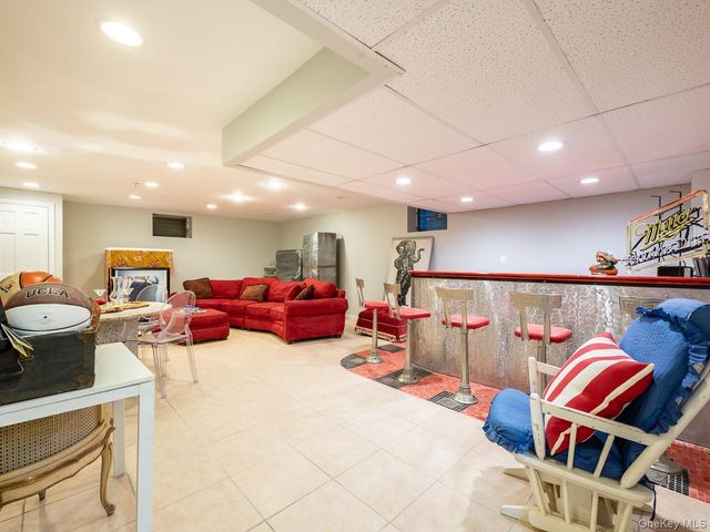 13 Lighthouse Road, Great Neck, NY 11024