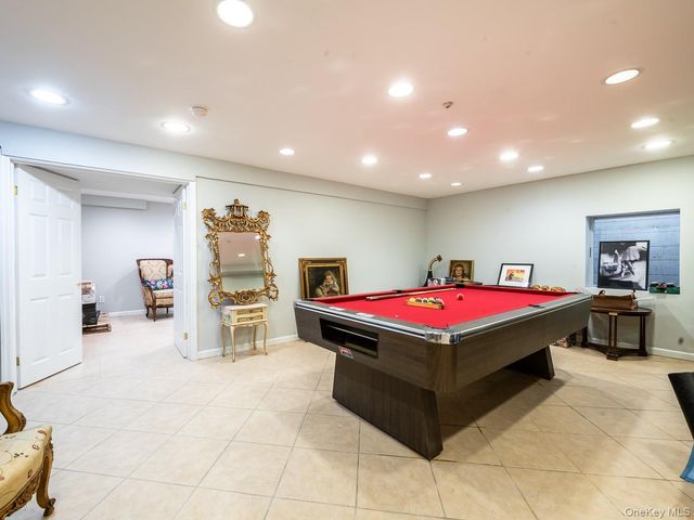 13 Lighthouse Road, Great Neck, NY 11024