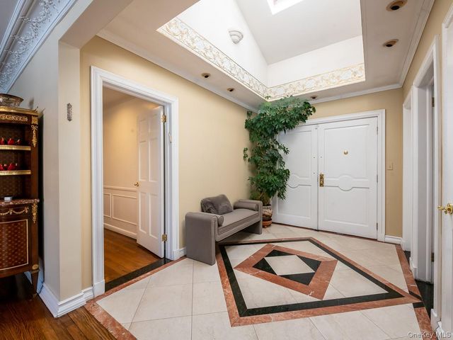 13 Lighthouse Road, Great Neck, NY 11024