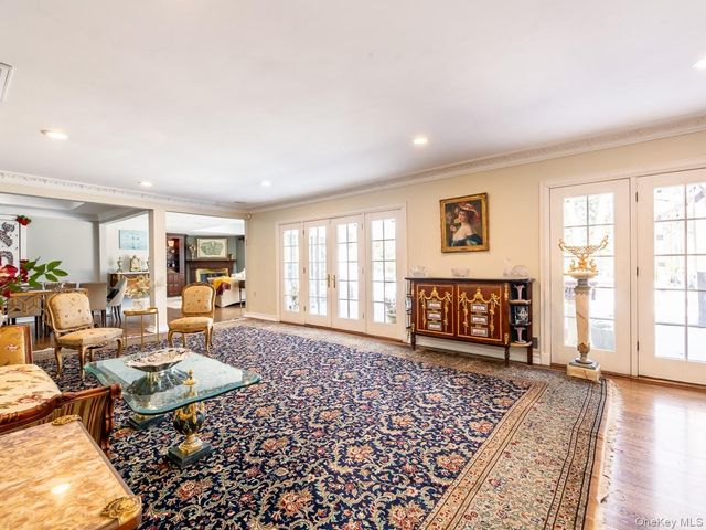 13 Lighthouse Road, Great Neck, NY 11024