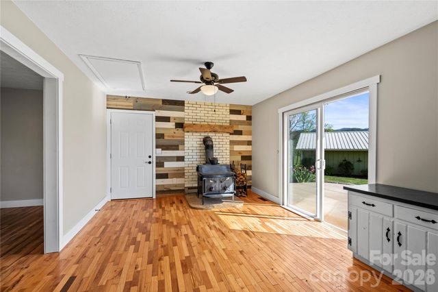 882 Queentown Road, Canton, NC 28716