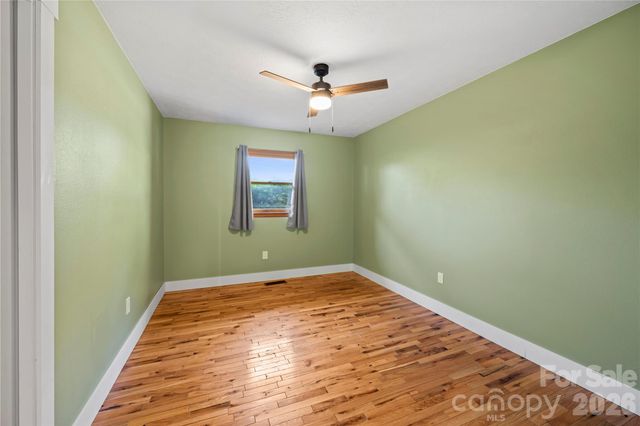 882 Queentown Road, Canton, NC 28716