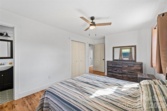 882 Queentown Road, Canton, NC 28716