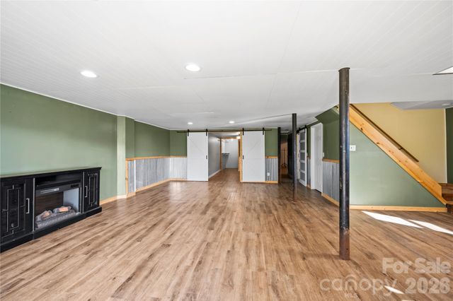 882 Queentown Road, Canton, NC 28716